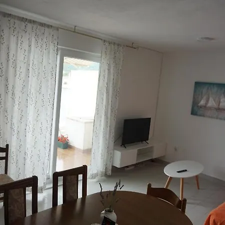 Apartment Lucin Veliki Drvenik