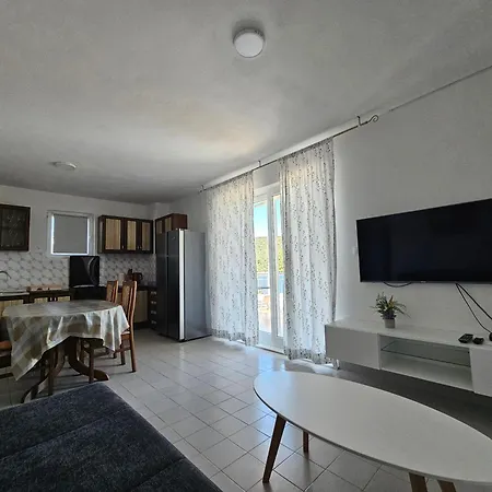 Lucin Apartment Veliki Drvenik
